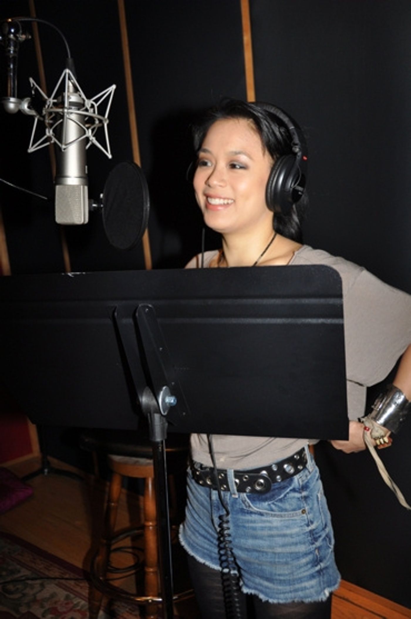 Photo Coverage: SPIDER-MAN's Reeve Carney, T.V. Carpio Sing For 'Carols for a Cure'  Image