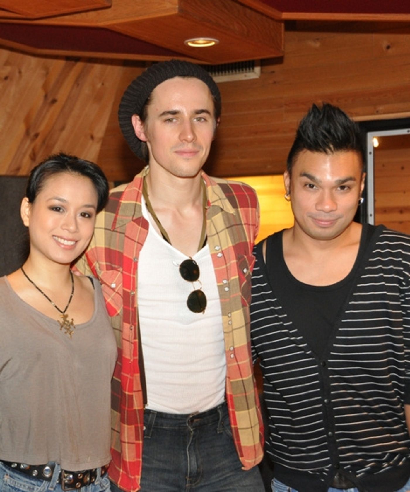 Photo Coverage: SPIDER-MAN's Reeve Carney, T.V. Carpio Sing For 'Carols for a Cure'  Image