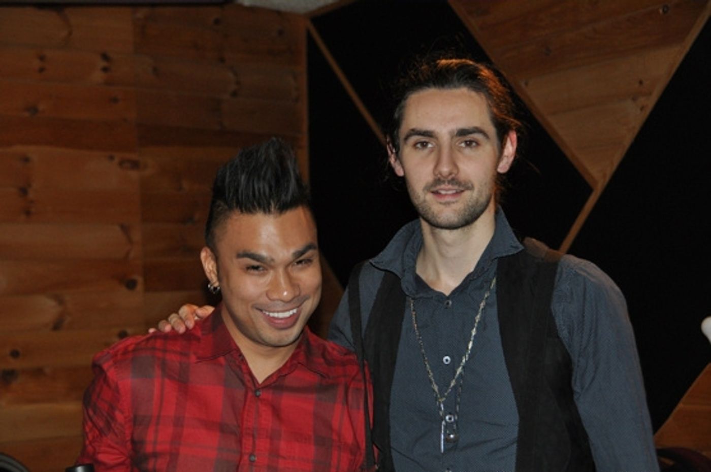 Photo Coverage: SPIDER-MAN's Reeve Carney, T.V. Carpio Sing For 'Carols for a Cure'  Image