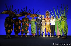 (Centro) Alberto Ruiz Gallardon, Daniela Pobega, Carlos Rivera y Julia Gomez Cora Photo