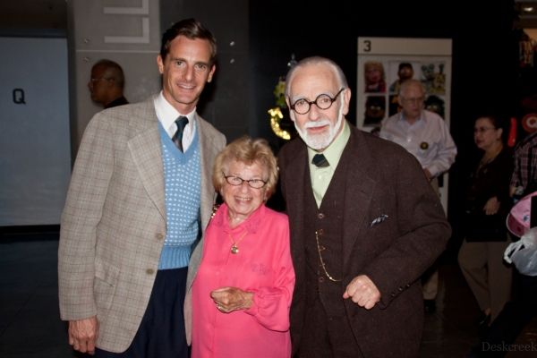 Photo Flash: Dr. Ruth Revisits Freud's Last Session at New World Stages  Image