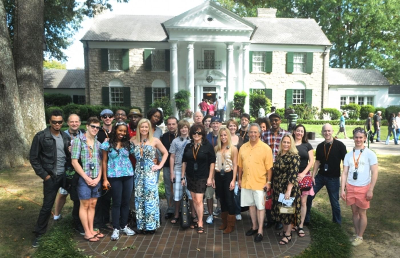 Photo Flash: MEMPHIS National Tour Visits Graceland Photo Flash: MEMPHIS National Tour Visits Graceland Image