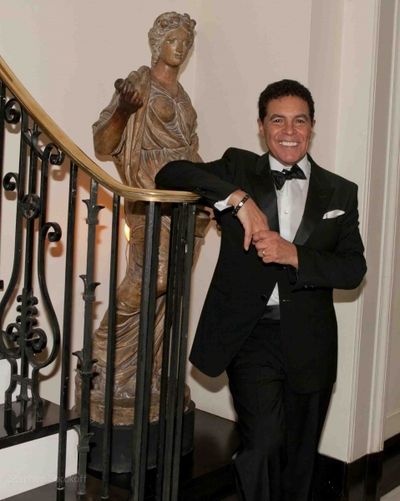 Clint Holmes Photo