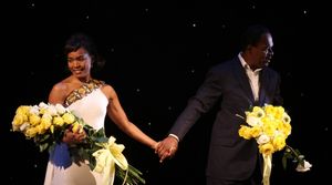 Angela Bassett & Samuel L. Jackson Photo