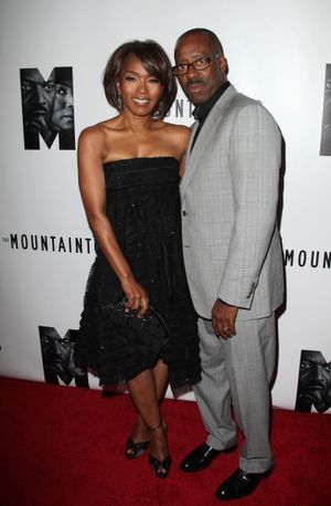 Angela Bassett & Courtney B. Vance @ BroadwayWorld Angela Bassett & Courtney B. Vance Photo