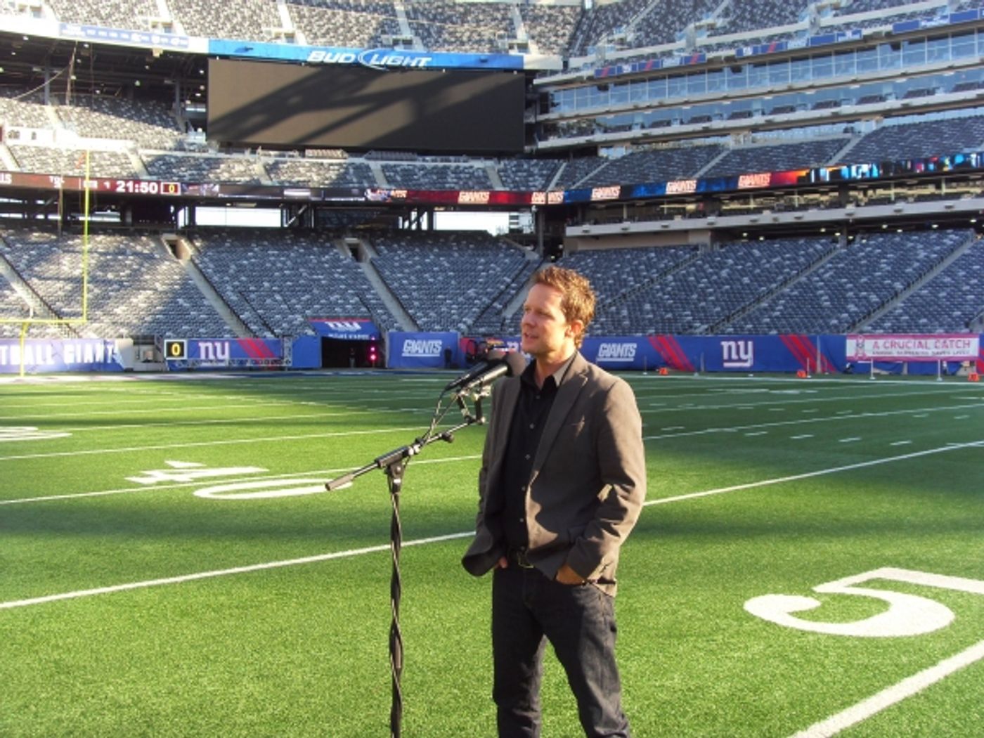 Photo Flash: Will Chase Sings National Anthem at Giants Game  Image