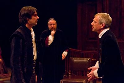 Sam Henderson (Baruch de Spinoza), David Bardeen (Rabbi Mortera), Seth Reichgott (Val Photo
