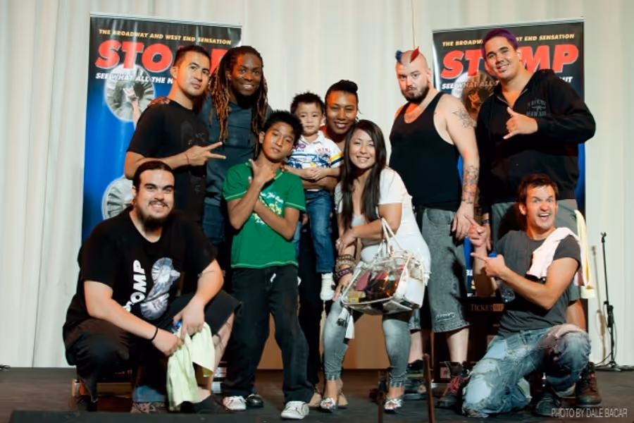 Photo Flash: STOMP Cast Meet Filipino Fans Image