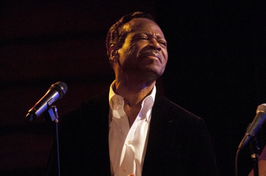 Photo Flash: Edwin Hawkins Plays the RRazz Room Image