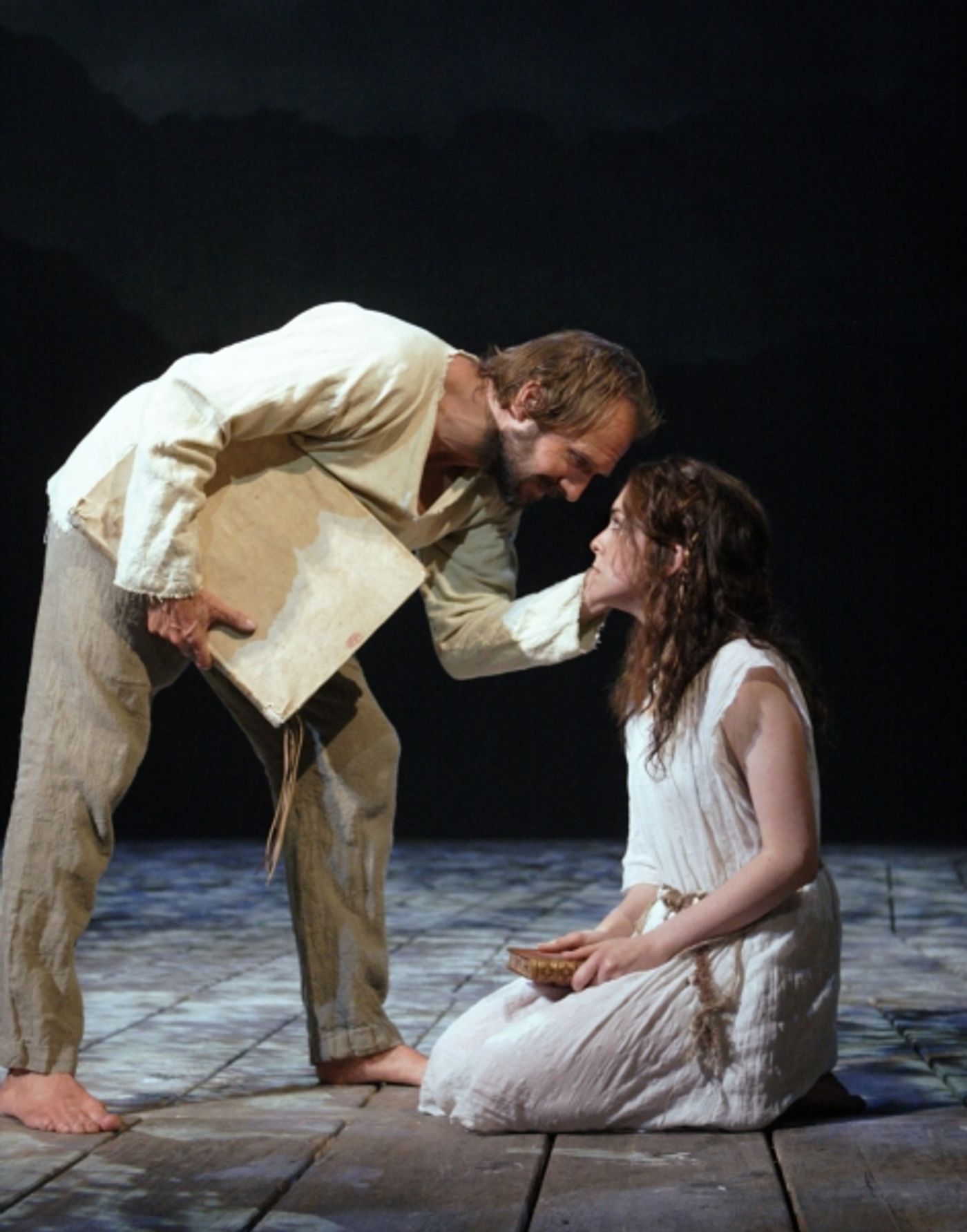 Photo Flash: Ralph Fiennes, Elisabeth Hopper in Theatre Royal Haymarket's THE TEMPEST  Image
