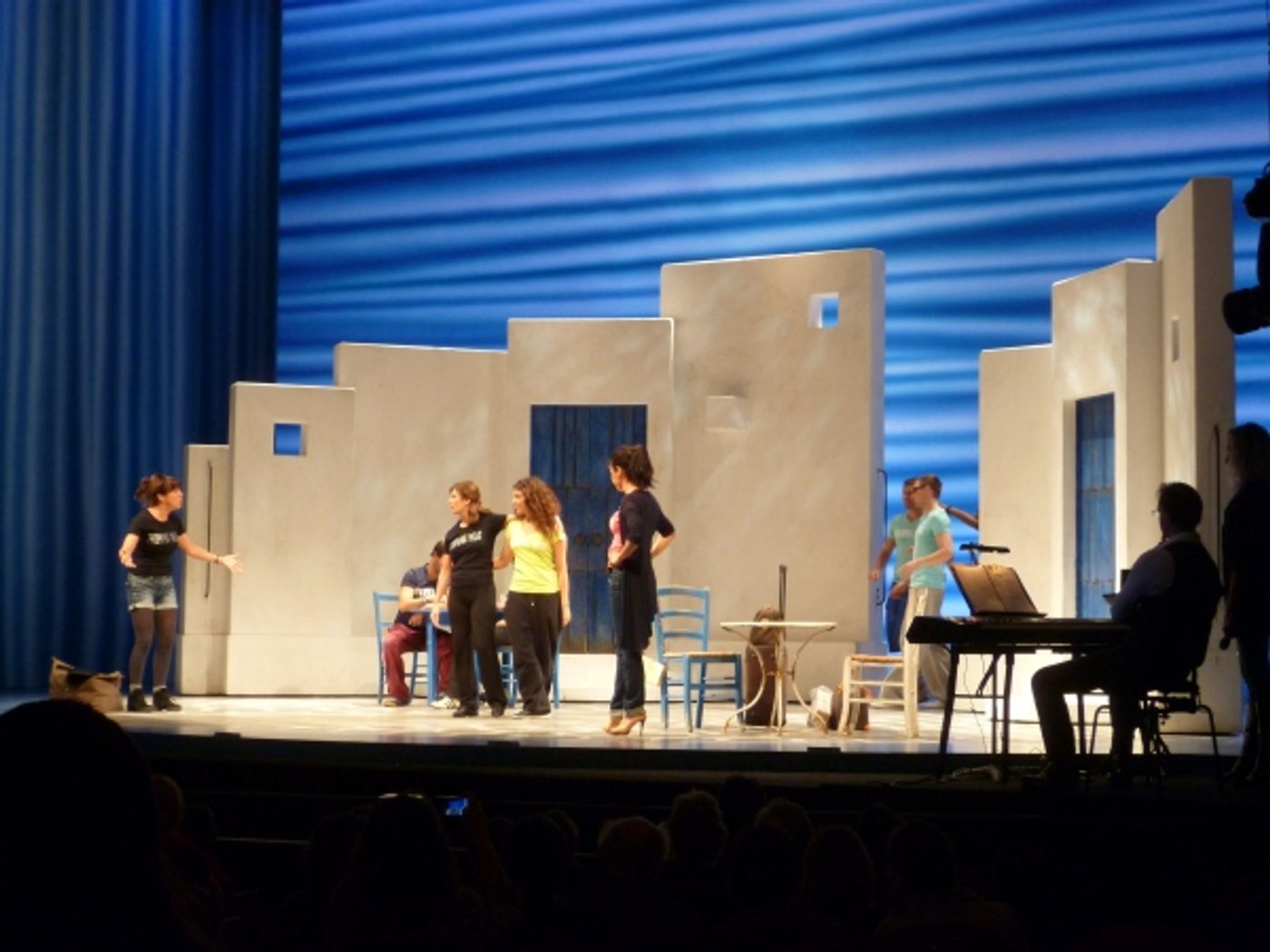 Photo Coverage: Backstage at MAMMA MIA! in Paris! Photo Coverage: Backstage at MAMMA MIA! in Paris! Image