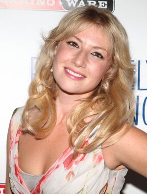 Ari Graynor  Photo