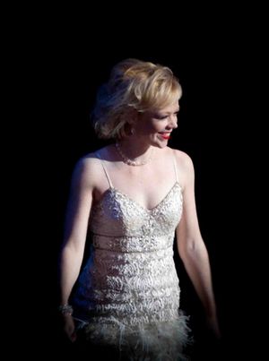 Emily Bergl Photo