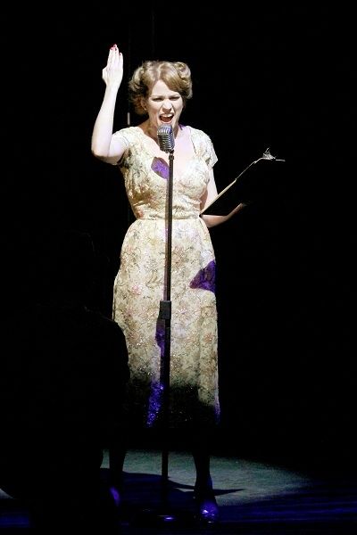 Lauren Kennedy as Eva Peron Photo