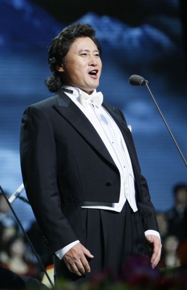 Oct. 21, 2011 - Beijing, China - Singer DAI YUQIAN performs during a vocal concert in Photo