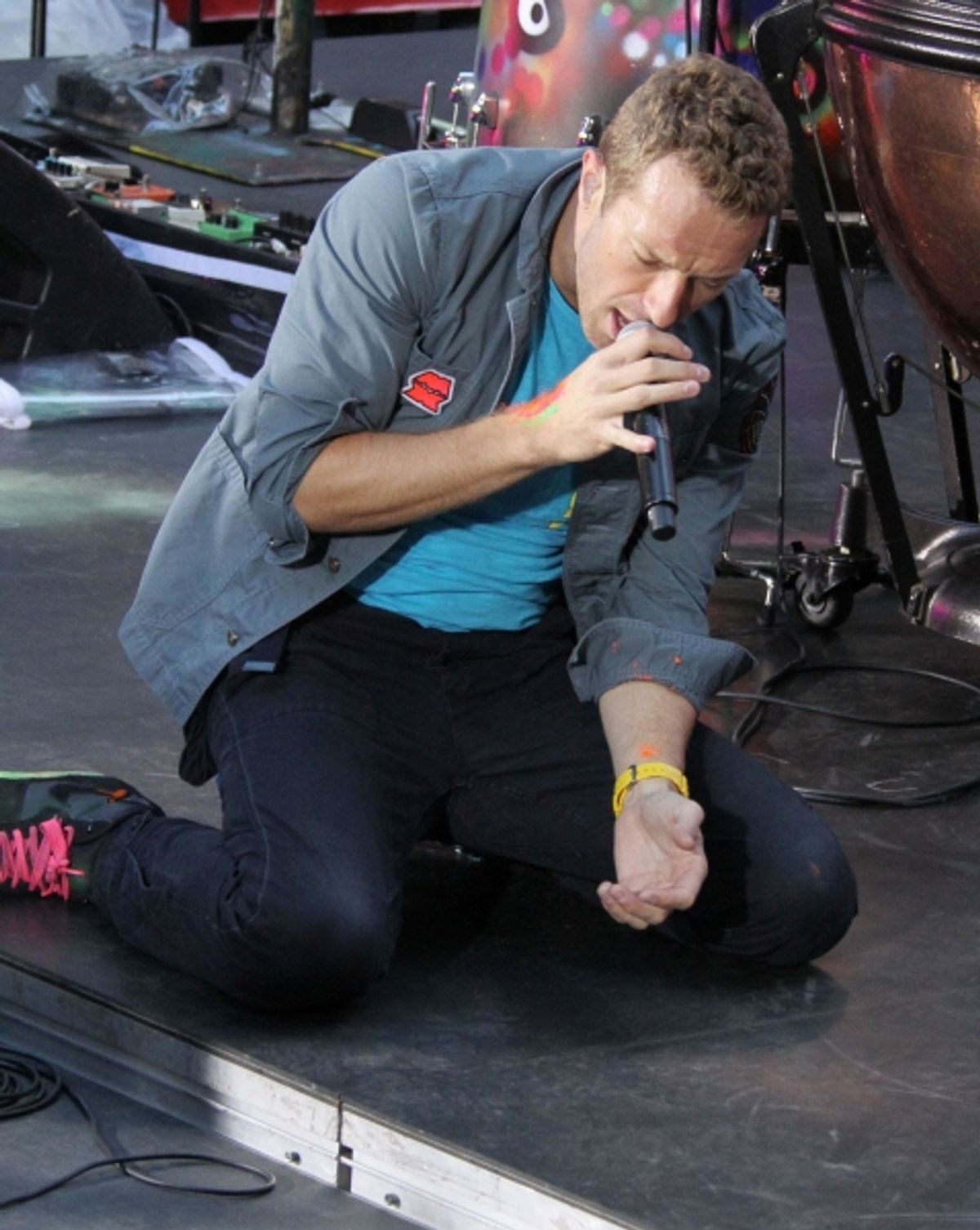 Oct. 21, 2011 - New York, New York, U.S. - Singer CHRIS MARTIN from the band 'Coldplay' performs a free concert at the 'Today' show held at Rockefeller Plaza. (Credit Image: Ã‚Â© Nancy Kaszerman/ZUMAPRESS.com) at 