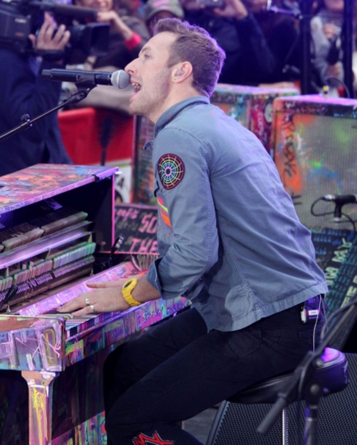 Oct. 21, 2011 - New York, New York, U.S. - Singer CHRIS MARTIN from the band 'Coldplay' performs a free concert at the 'Today' show held at Rockefeller Plaza. (Credit Image: Ã‚Â© Nancy Kaszerman/ZUMAPRESS.com) at 