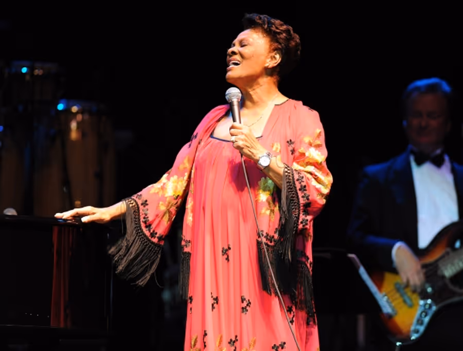 Photo Flash: Dionne Warwick Performs Live in Raleigh Image