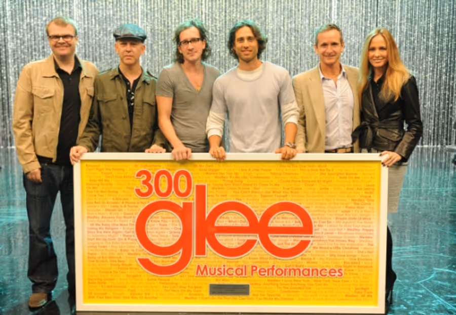Photo Flash: GLEE Celebrates 300 Musical Performances! Image