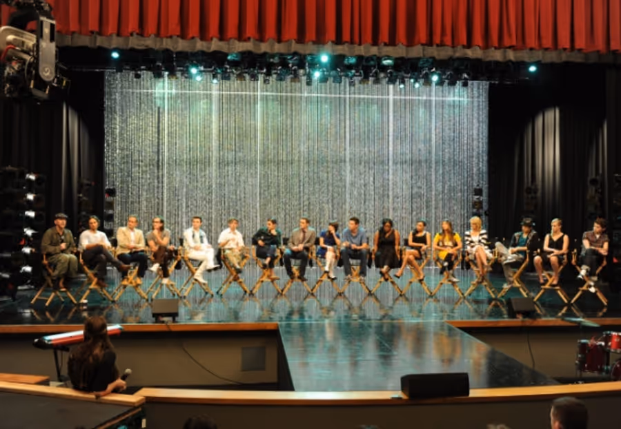 Photo Flash: GLEE Celebrates 300 Musical Performances! Image