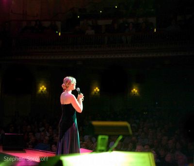 Elizabeth Stanley Photo