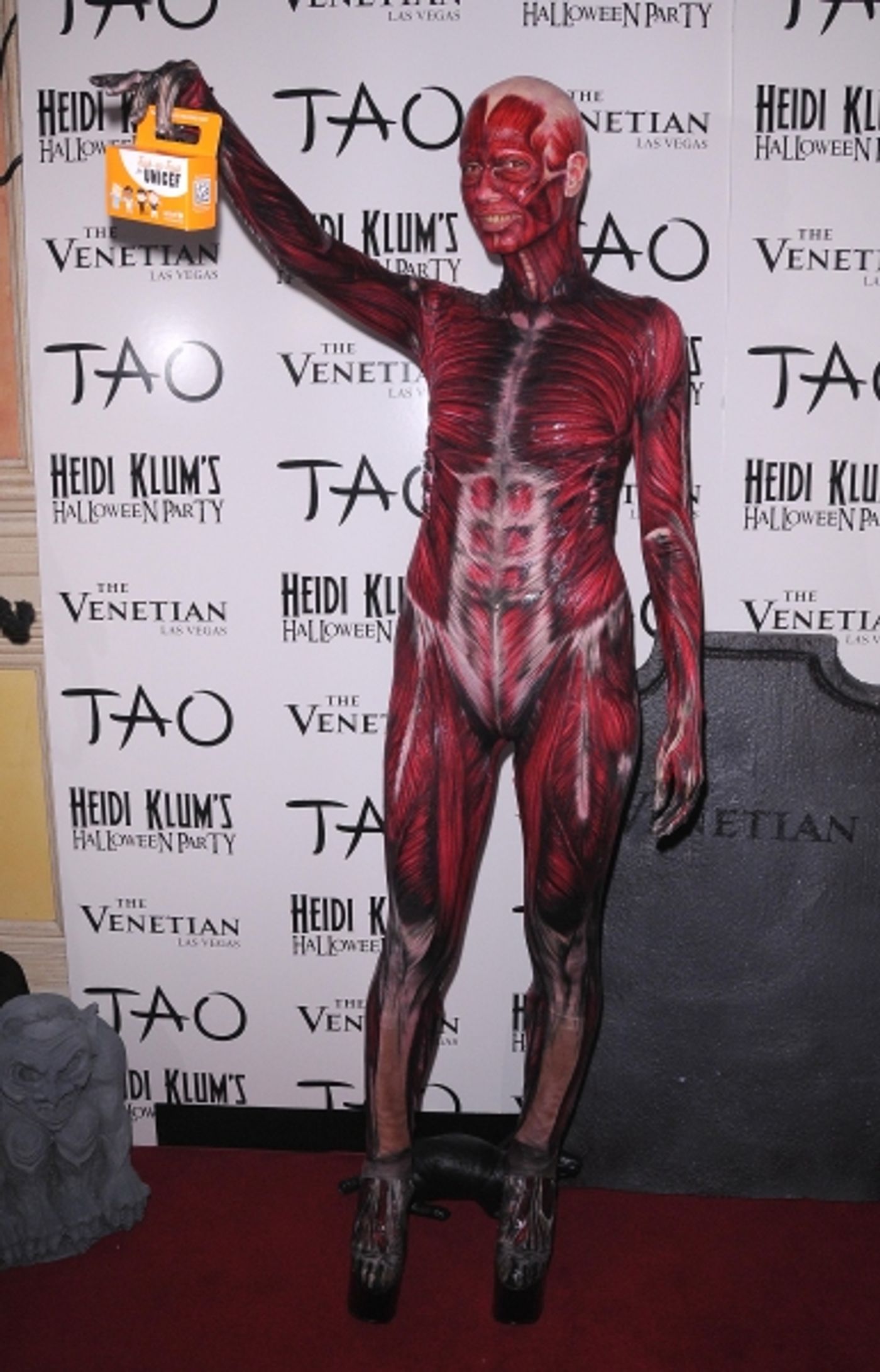 Photo Flash: Heidi Klum Hosts Halloween Party at the Venetian  Image