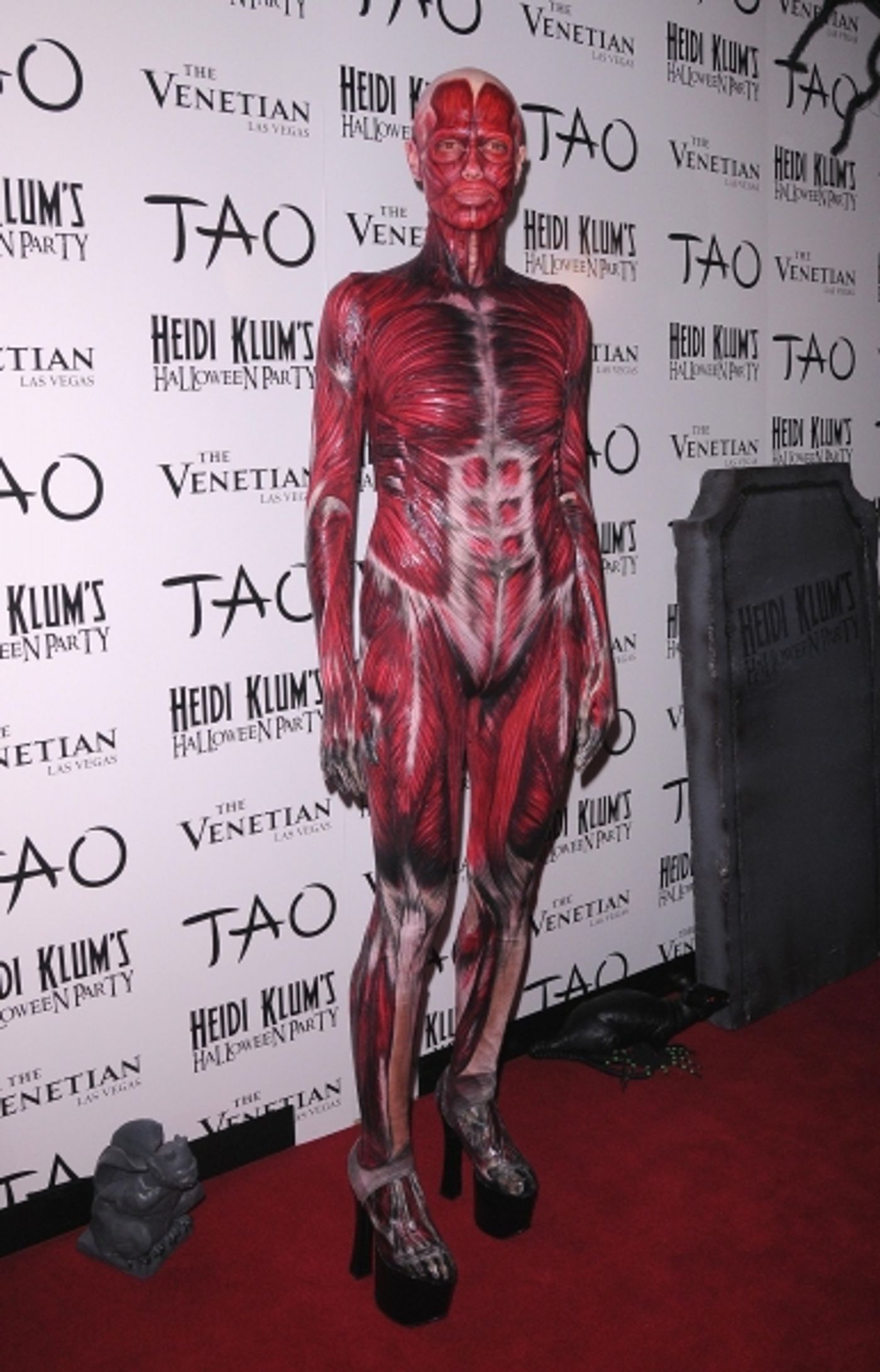 Photo Flash: Heidi Klum Hosts Halloween Party at the Venetian  Image