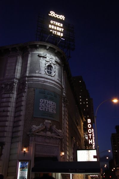Photos: OTHER DESERT CITIES Starry Opening Night Theatre Arrivals — photo 1 of 24
