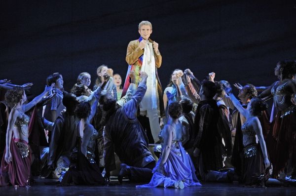 Photo Flash: Joseph and the Amazing Technicolor Dreamcoat At Paramount  Image