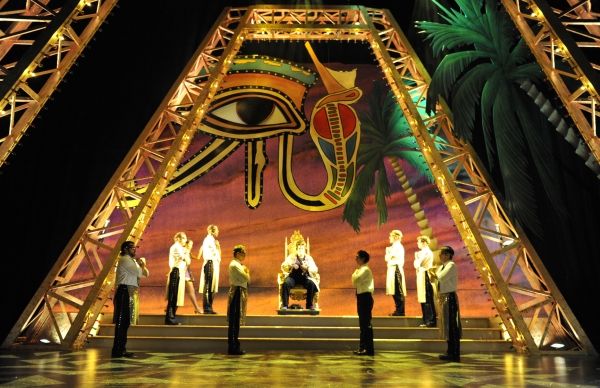 Photo Flash: Joseph and the Amazing Technicolor Dreamcoat At Paramount  Image