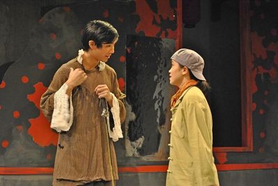 Roger Yeh as Fabian, Tina Chilip as Viola
 Photo