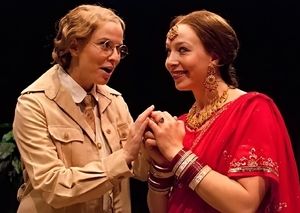 Allison Spratt Pearce as Viola and Deborah Radloff as Olivia Photo