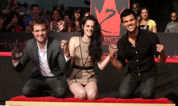 Nov. 2, 2011 - Hollywood, California, U.S. - Robert Pattinson, Kristen Stewart & Tayl Photo