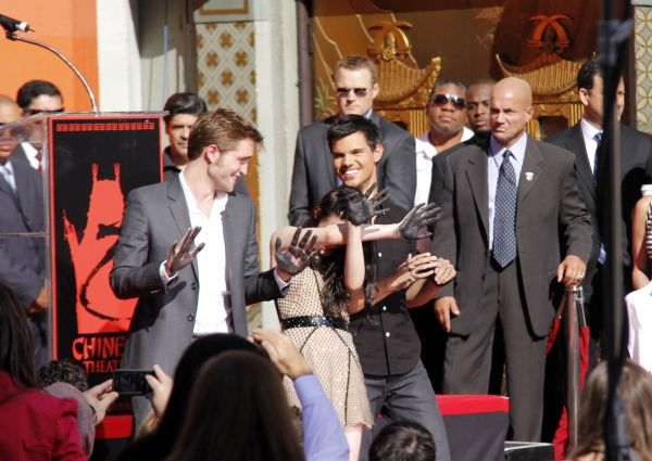 Twilight's Kristen Stewart, Robert Pattinson & Taylor Lautner 
 Photo
