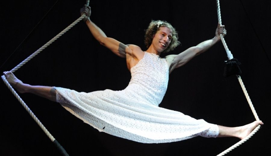 Photo Flash: CIRQUE NONO at the Fliegende Bauten Theatre Image