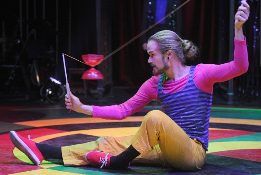 Photo Flash: CIRQUE NONO at the Fliegende Bauten Theatre Image