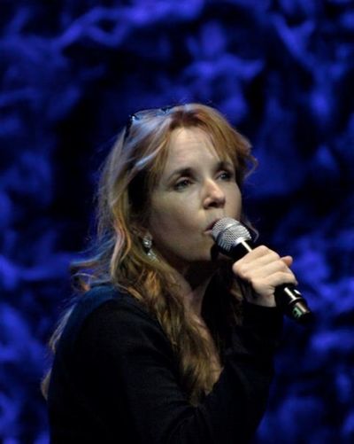 Lea Thompson Photo