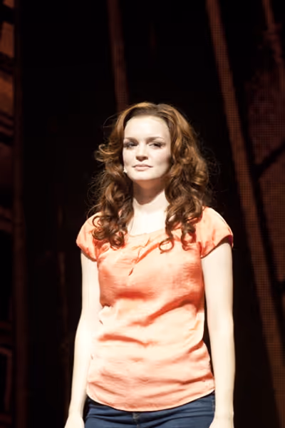 Jennifer Damiano Photo