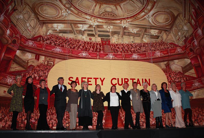 Photo Coverage: The Victoria Palace Theatre's 100th Birthday Party! — photo 2 of 6