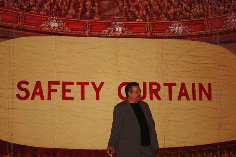 Photo Coverage: The Victoria Palace Theatre's 100th Birthday Party! — photo 3 of 6