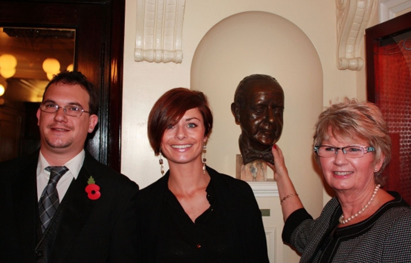 Photo Coverage: The Victoria Palace Theatre's 100th Birthday Party!  Image