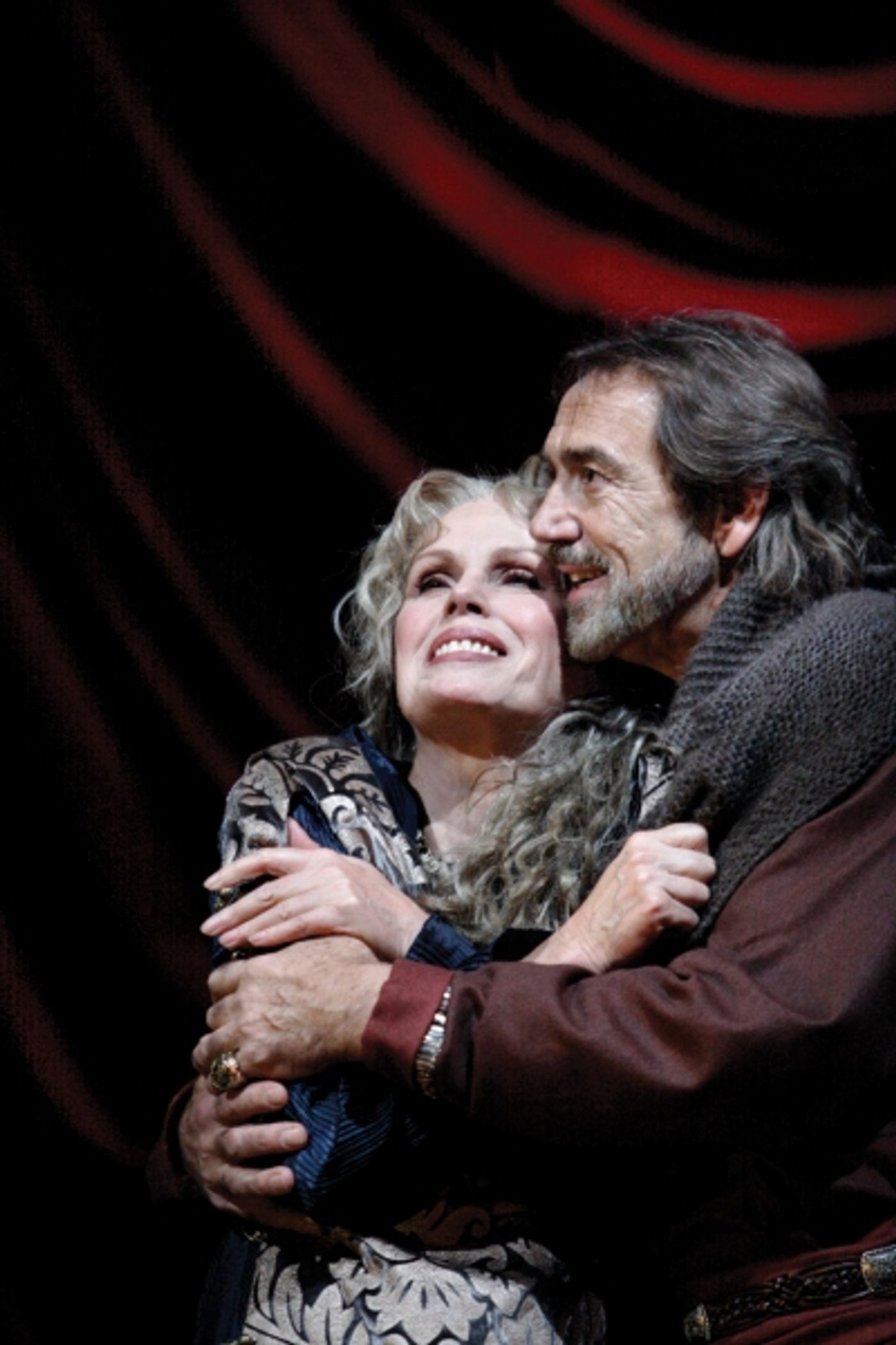 Photo Flash: Joanna Lumley, Robert Lindsay in THE LION IN WINTER  Image