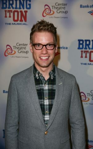 Barrett Foa  Photo