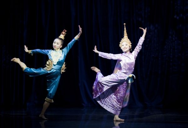 Photo Coverage: Josefina Gabrielle and Ramon Tikaram in THE KING AND I! — photo 3 of 7