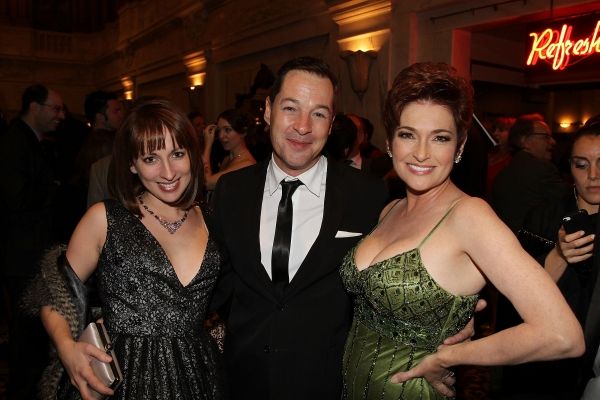 Vanessa Claire Smith, actor French Stewart and Carolyn Hennesy 
 Photo