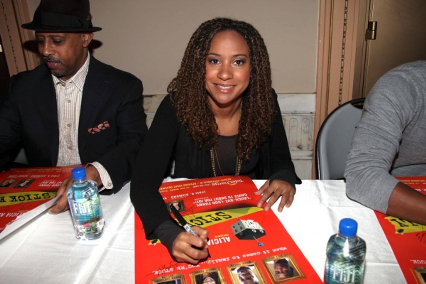 Photo Coverage: Alicia Keys Meets with STICK FLY Fans!  Image