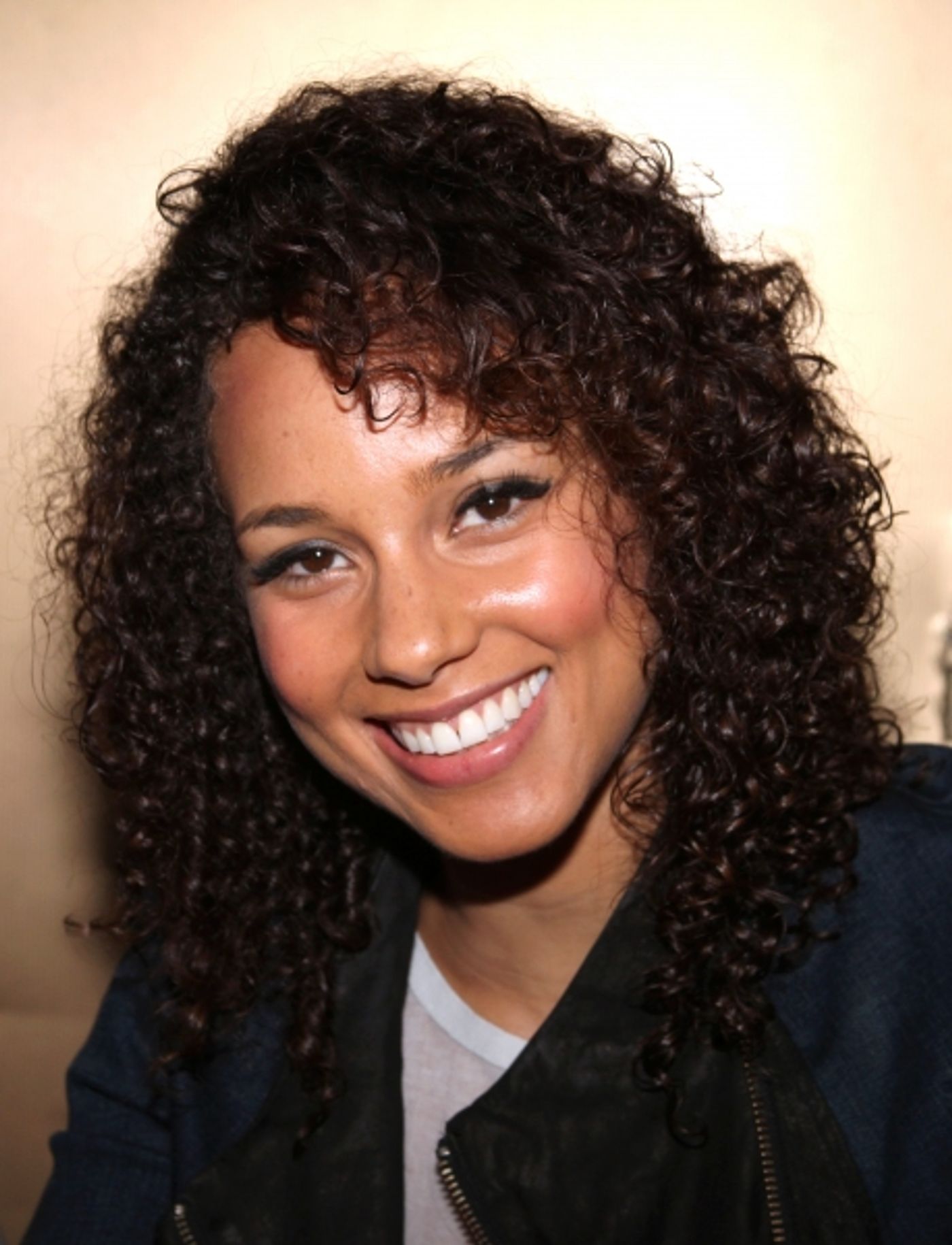 Photo Coverage: Alicia Keys Meets with STICK FLY Fans!  Image