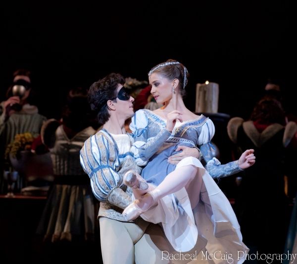 Elena Lobsanova and Guillaume Cote Photo