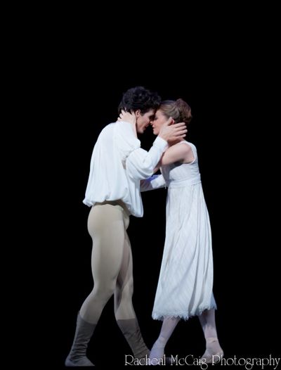 Elena Lobsanova and Guillaume Cote Photo