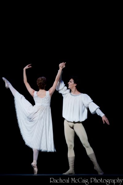 Elena Lobsanova and Guillaume Cote Photo